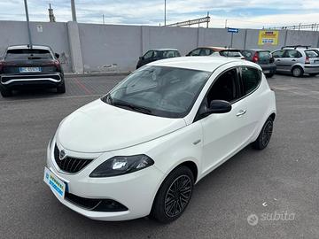 Lancia Ypsilon 1.0 FireFly 5 porte S&S Hybrid Gold