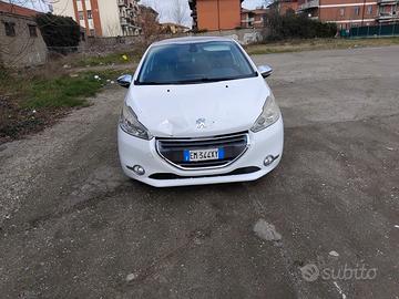 peugeot 208 allure 2012