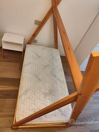 Letto bambini montessori con materasso e comodino