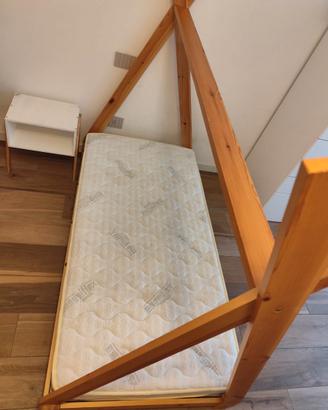 Letto bambini montessori con materasso e comodino