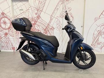Honda SH 125 - bauletto keyless e parabrezza ...