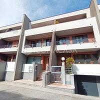 Villa a Schiera Con Spazio Esterno e Box