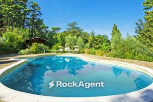 Villa di 260 m² con più di 5 locali a Livorno