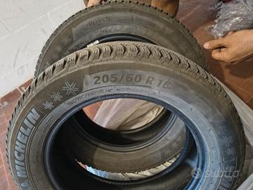 4 gomme invernali Michelin 205/60 R16