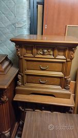 comodini più comò più scrivania 