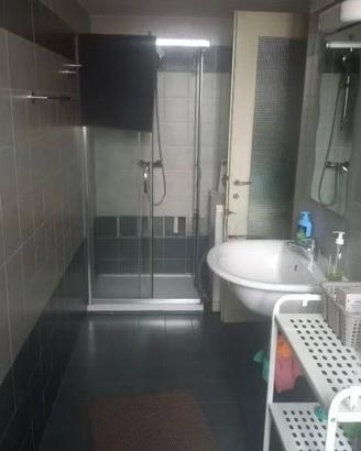 Ampia stanza privata a pochi passi da Saronno FS