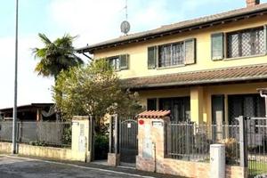 Villa di 160 m² con 4 locali e box auto a Caselle 