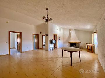 Ampio trivano in centro