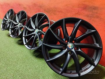 Cerchi Alfa Romeo Giulia 159 Giulietta Original 18