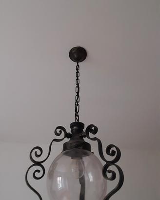 Lampadario con boccia in vetro 