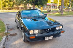 Alfa Romeo GTV 2500 v6