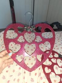 Porta foulards/cinture a forma di cuore 