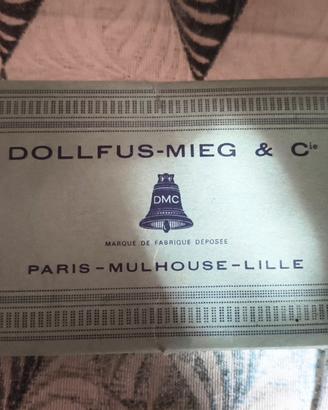 Scatola vintage di filati francesi DMC