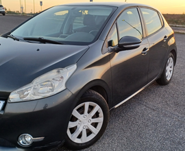 Peugeot 208 anno 2013 1.2 benzina