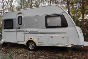 caravan Knaus Süd Wind 450QU