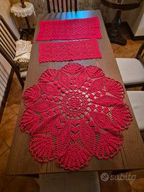 Set centrini all’uncinetto fatti a mano – colore r