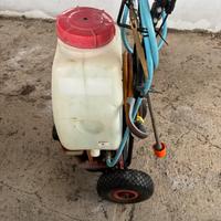 Atomizzatore per trattamenti piante