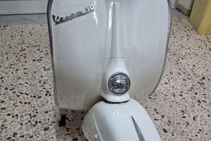 Vespa 50L Faro rotondo del 1968