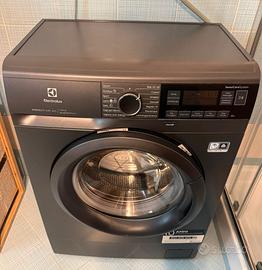Lavatrice 6 kg ELECTROLUX nera