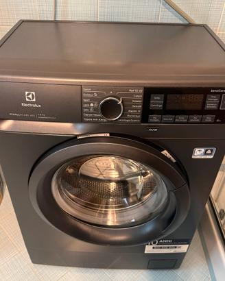 Lavatrice 6 kg ELECTROLUX nera