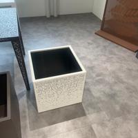 Fioriera Riva quadrata, 50 x 50 x H.47, Medes.