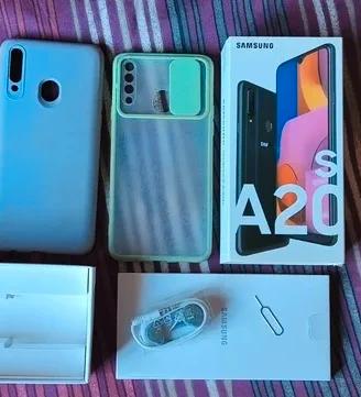 Samsung A20s scatola e cuffie nuove + 3 cover