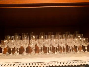 Set 9 bicchieri in Vetroper Acqua,Vino, Digestivo 