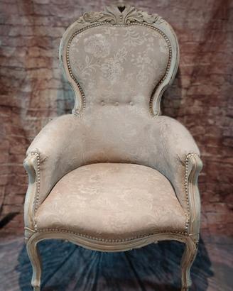 Poltrona vintage dal fascino romantico