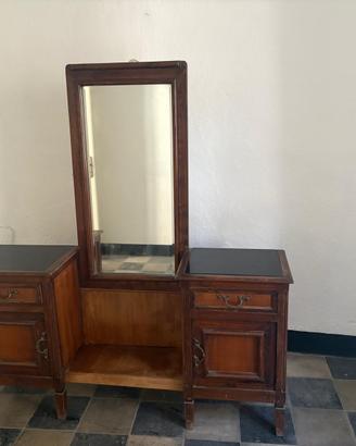 Mobile di antiquariato