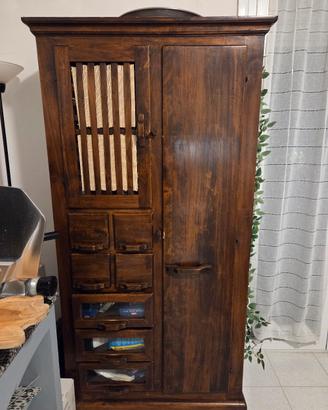 Dispensa in legno