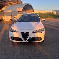 Alfa Romeo Stelvio full optional tettuccio