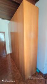 Armadio di legno a 6 ante