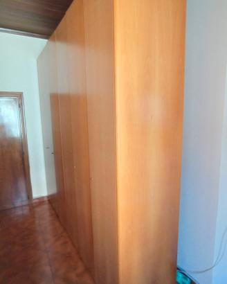Armadio di legno a 6 ante