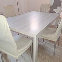 Tavolo cucina con 4 sedie