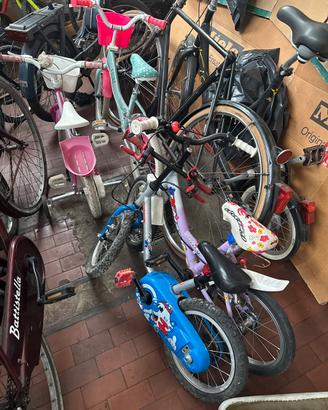 Varie bici da bambino