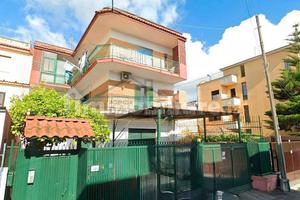 Fabbricato di 3 Appartamenti pressi Ospedale
