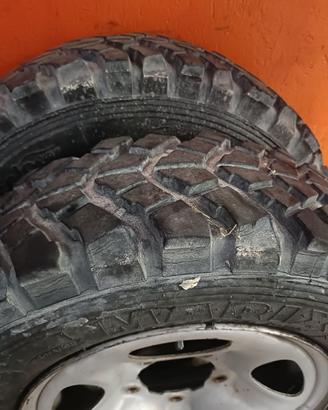 Cerchi con gomme Suzuki samurai Sj