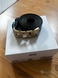 Cintura GCDS in pelle nera con fibbia dorata