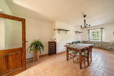 CASA SEMINDIPENDENTE A CASINA