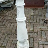 PILASTRINI IN CEMENTO BIANCO