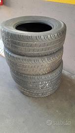 4 gomme 235/65 r16