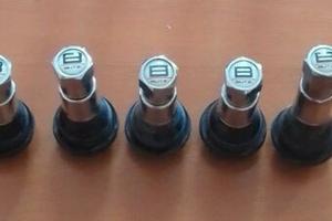 Valvole cromate per cerchi in lega