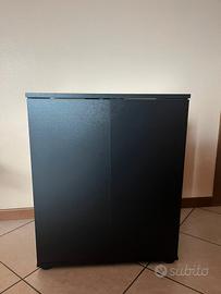 mobile nero in legno