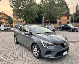 RENAULT Clio 5ª serie - 2021