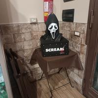 busto scream 1:1 con base luminosa 