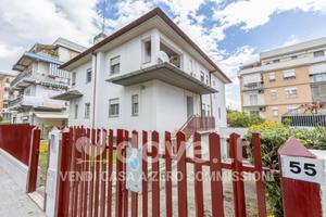 Villa Via Giuseppe Verdi, 53, 04100, Latina