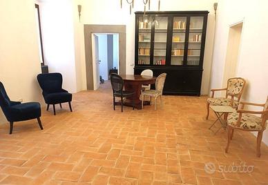 Appartamento di 210 m² con 5 locali e box auto a P