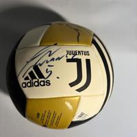 ⚫️⚪️Pallone Juventus Originale firmato (2017)