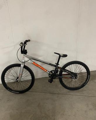 Bici BMX Meybo expert XL anno 2025