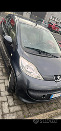 Peugeot 107 1.0 Benzina – 2006 – 170.000 km